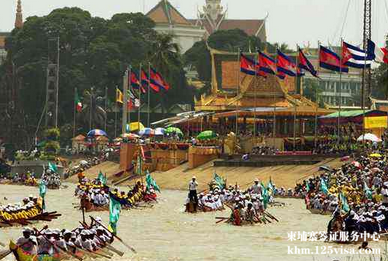 提醒在柬埔寨送水节和独立日注意安全